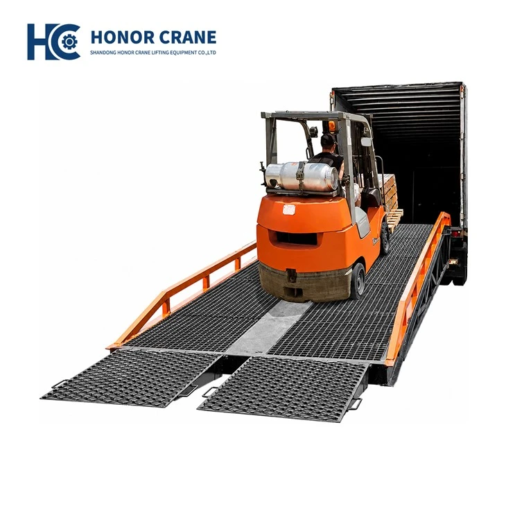 Hydraulic mobile dock ramp